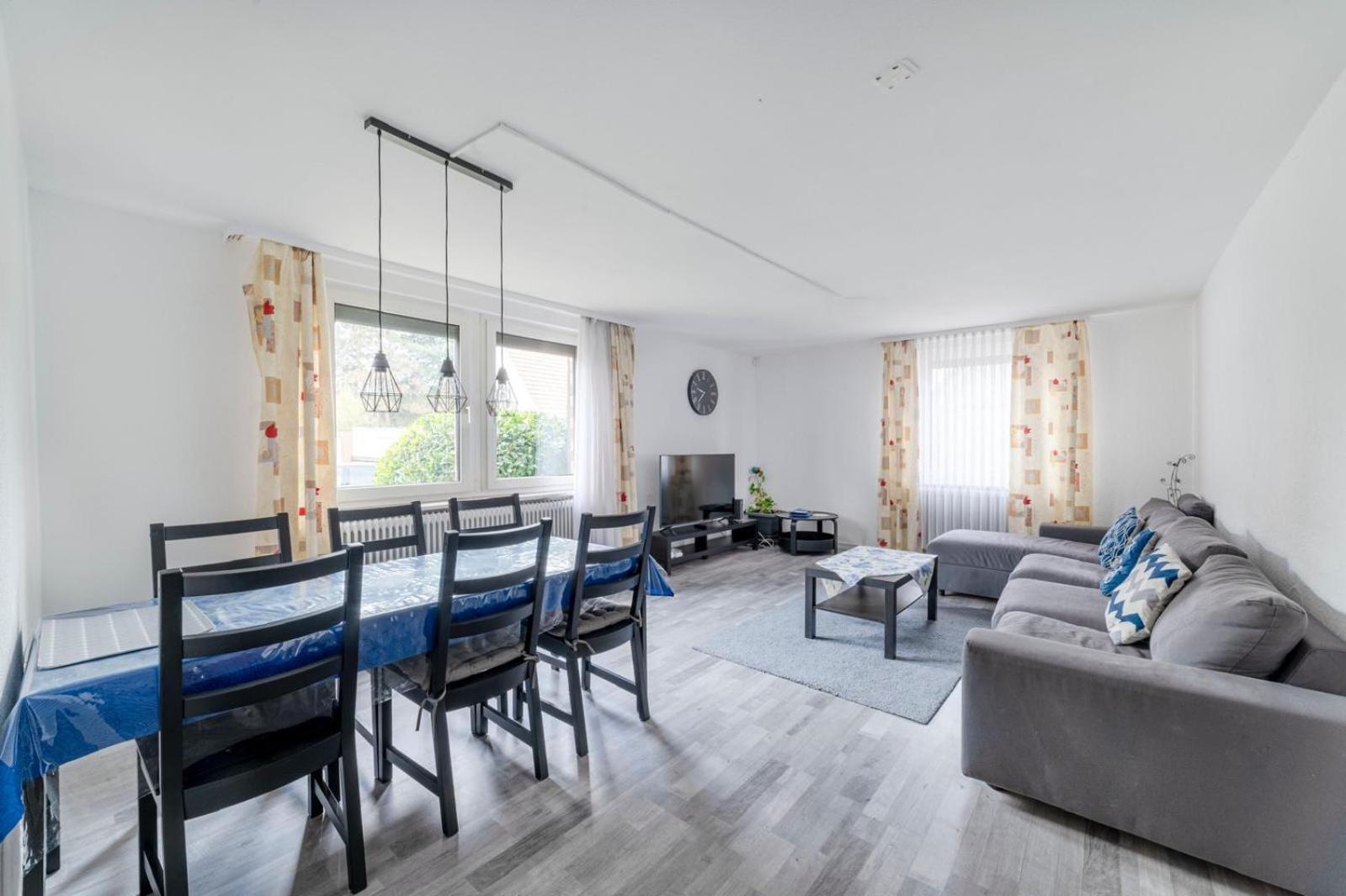 Cozy Villa With Garden, Balcony And Parking Area In Duesseldorf Exterior photo